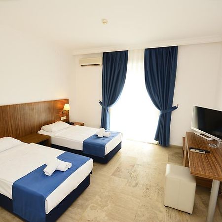 Club Blue White All Inclusive Turgutreis Buitenkant foto