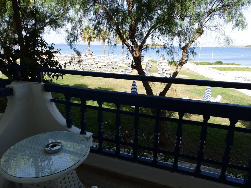 Club Blue White All Inclusive Turgutreis Kamer foto