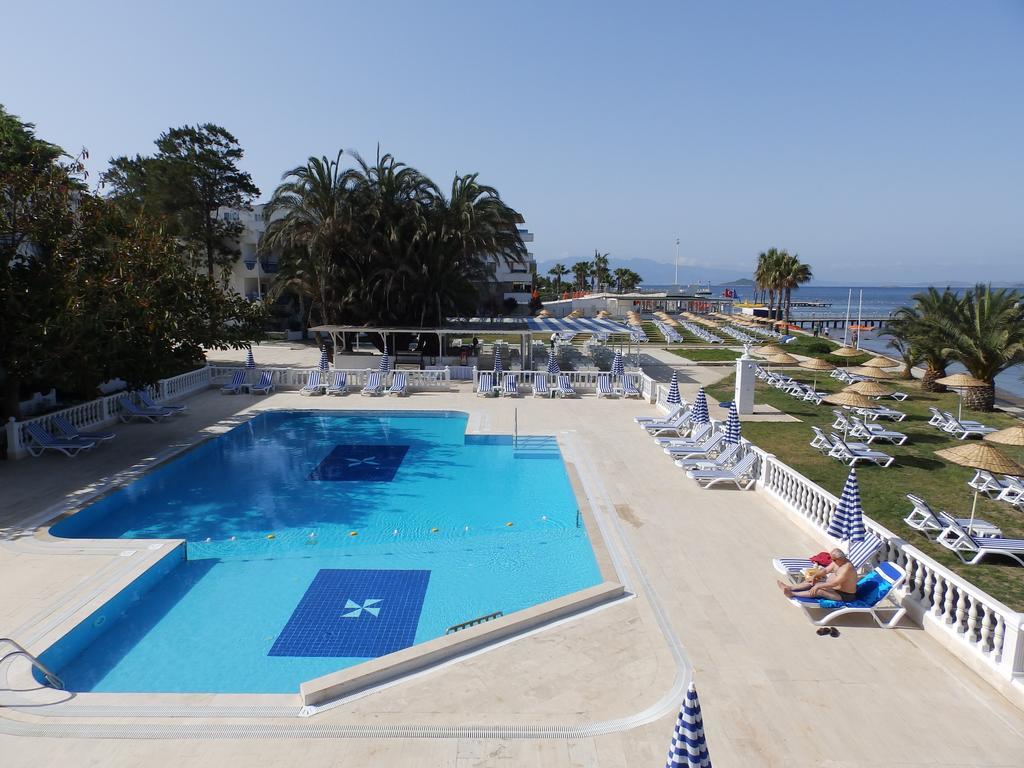 Club Blue White All Inclusive Turgutreis Buitenkant foto