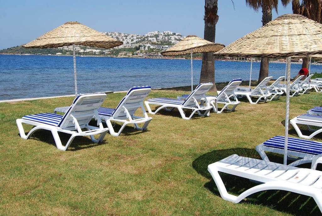 Club Blue White All Inclusive Turgutreis Buitenkant foto