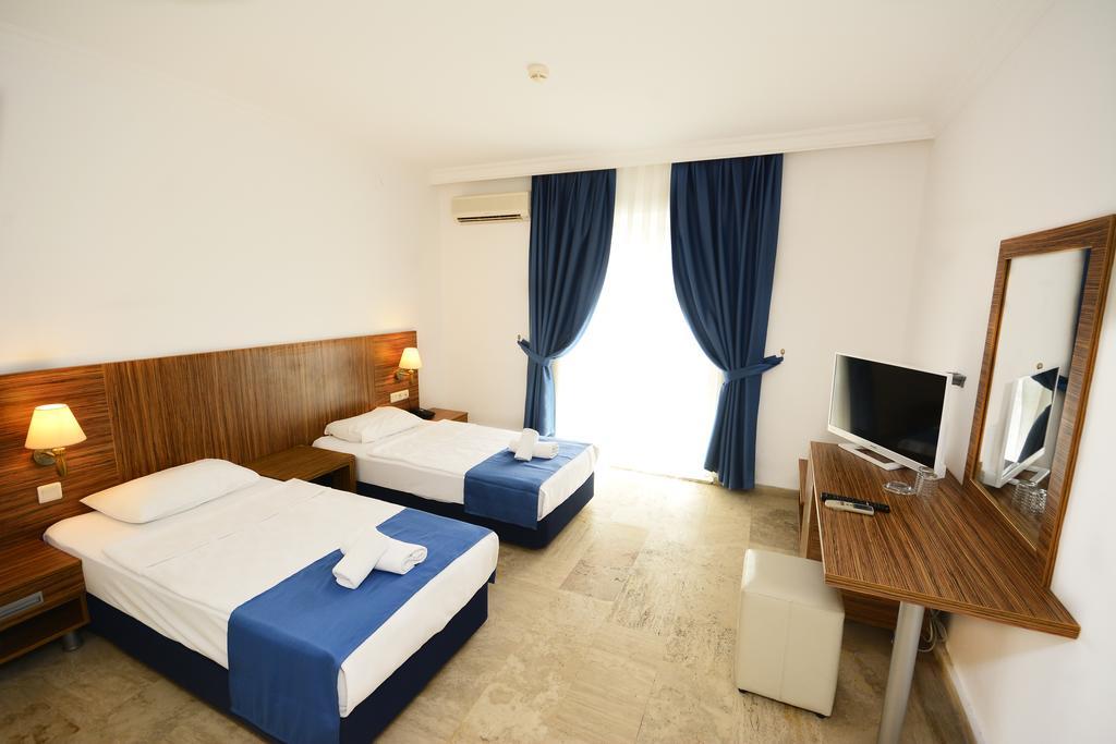 Club Blue White All Inclusive Turgutreis Buitenkant foto