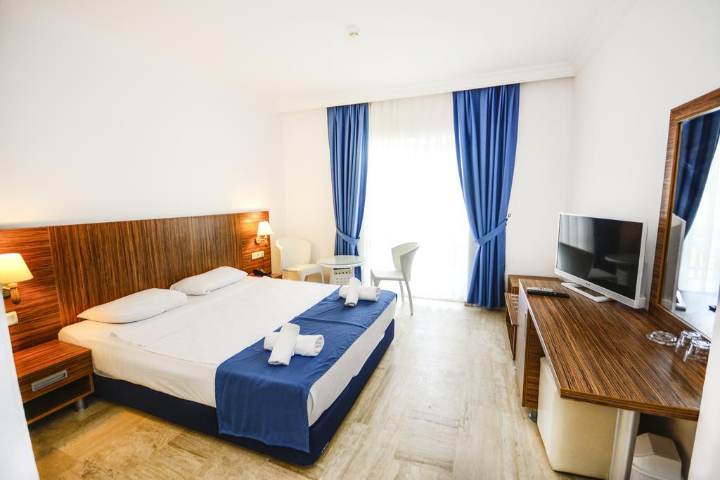 Club Blue White All Inclusive Turgutreis Buitenkant foto