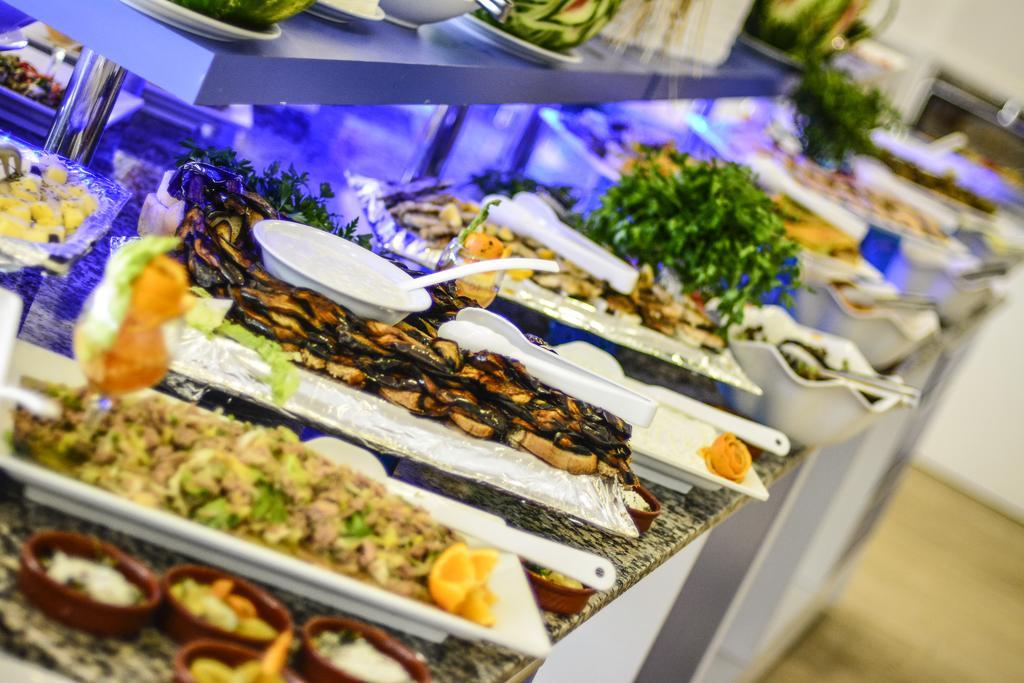 Club Blue White All Inclusive Turgutreis Buitenkant foto
