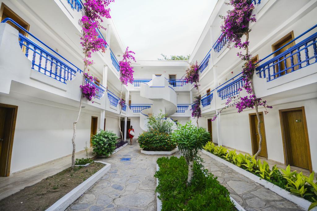 Club Blue White All Inclusive Turgutreis Buitenkant foto