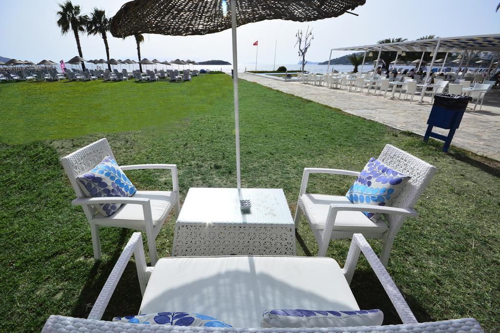 Club Blue White All Inclusive Turgutreis Buitenkant foto
