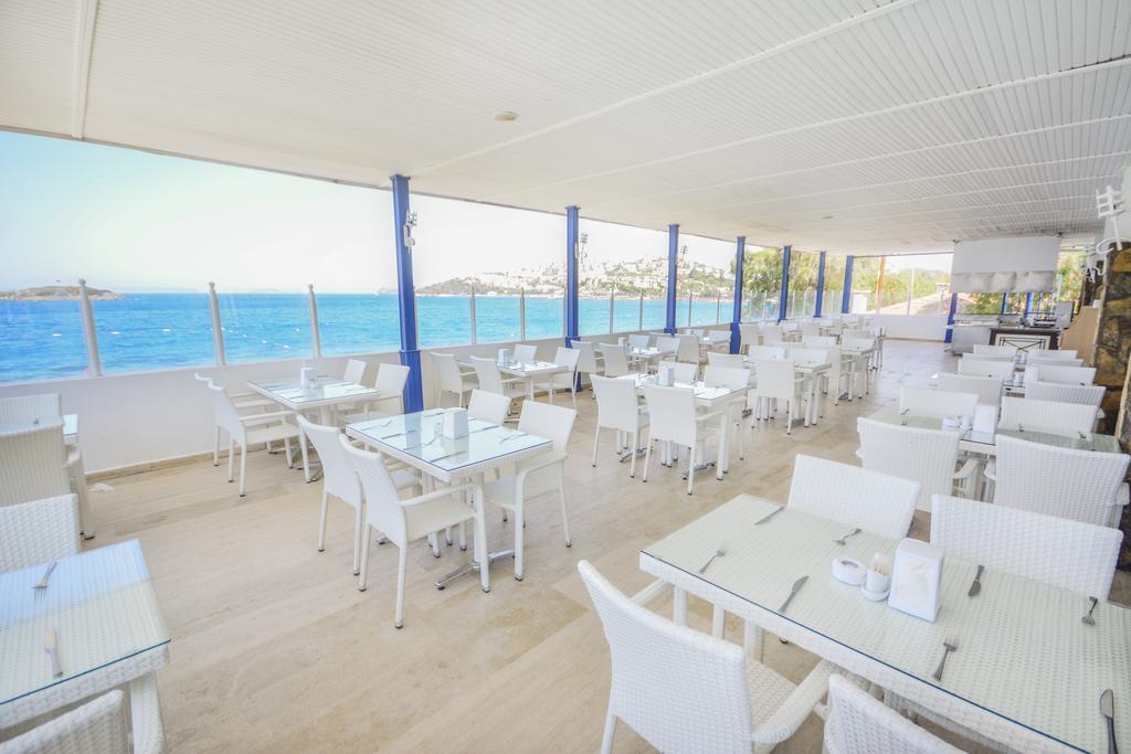 Club Blue White All Inclusive Turgutreis Buitenkant foto