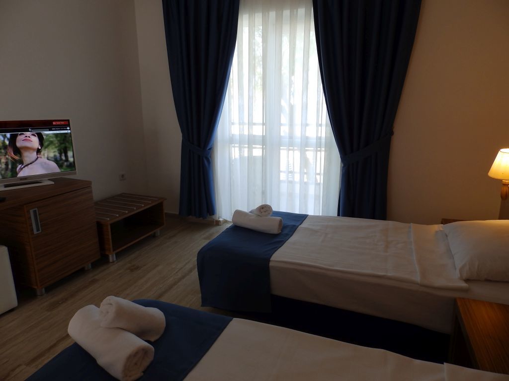 Club Blue White All Inclusive Turgutreis Buitenkant foto